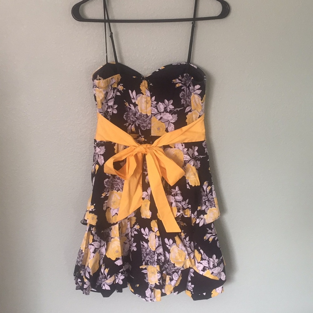 Black and yellow floral dress - Picture 2 of 5